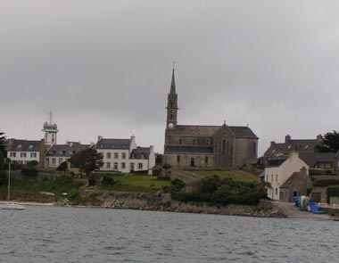 le bourg sous le vrai ciel breton