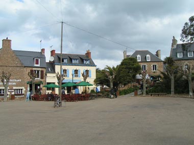 le bourg de Bréhat